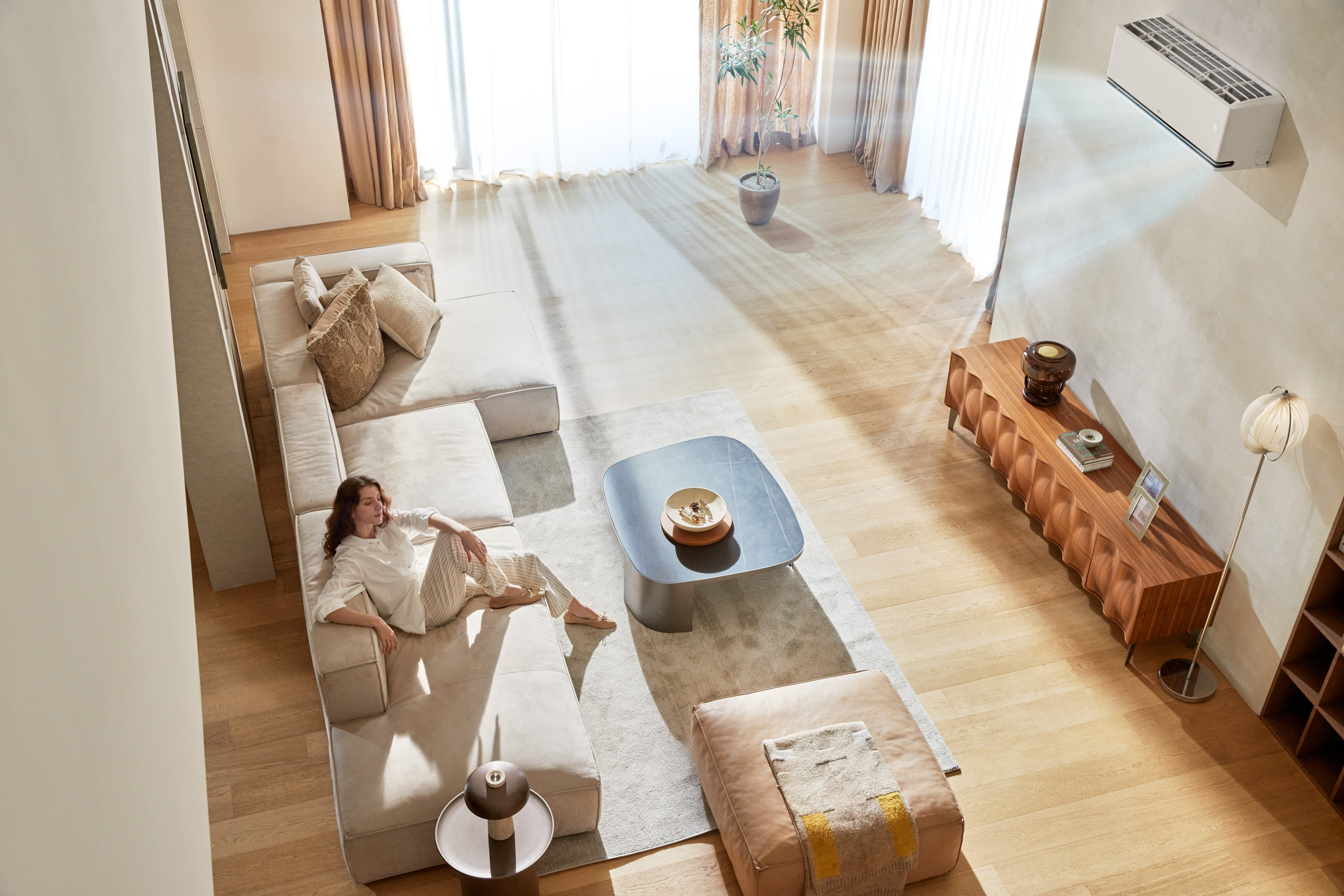 Residential Air Conditioner S3nm091l1ca 2025 White Jpg Lifestyle A08 With Wind