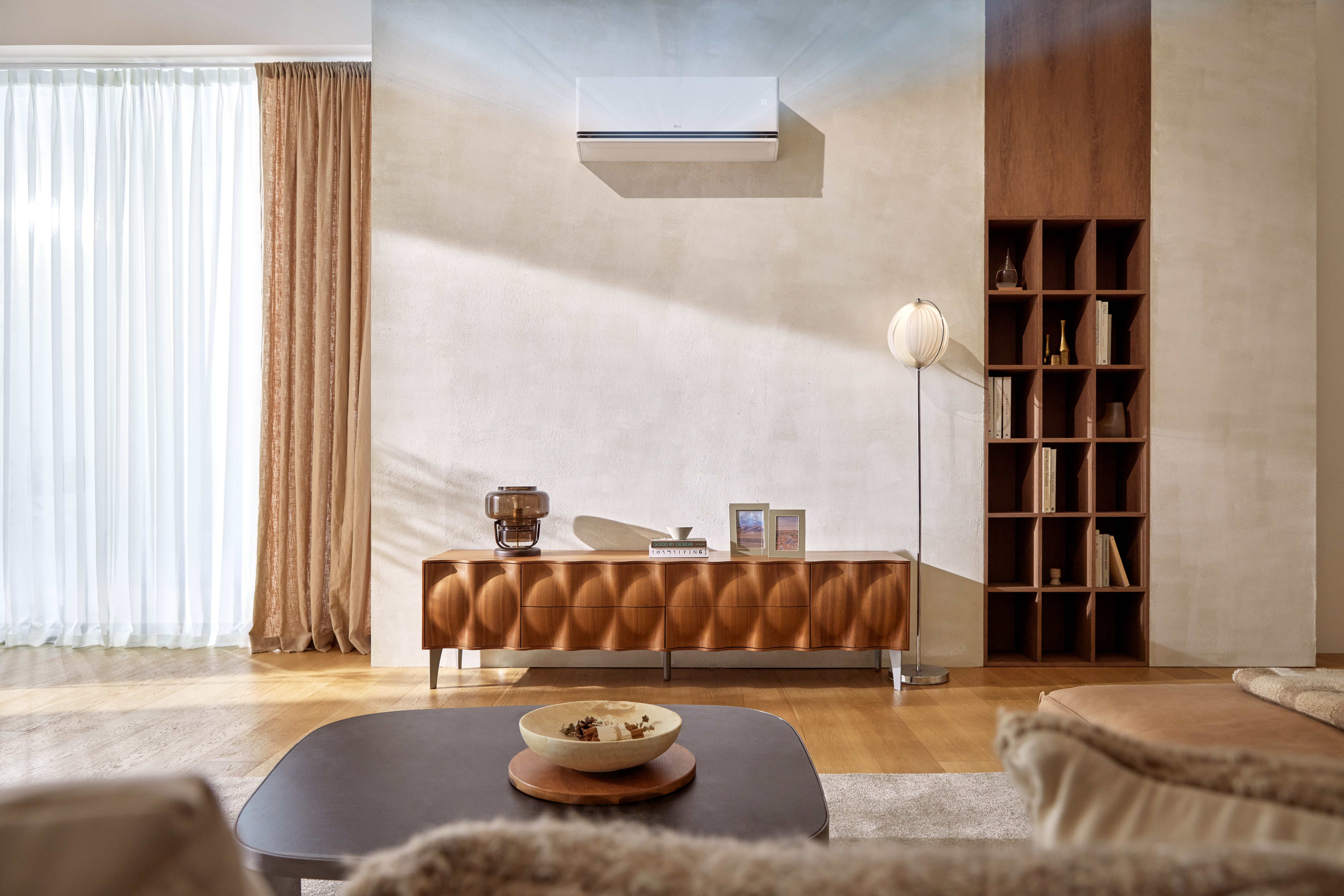 Residential Air Conditioner S3nm091l1ca 2025 White Jpg Lifestyle A01 With Wind